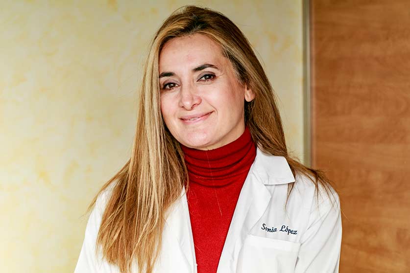 Sonia López a la seva consulta al Centre de Medicina Correctiva